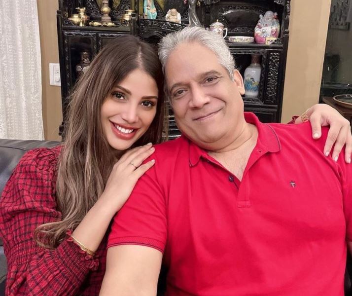 Nicole Faria con su padre