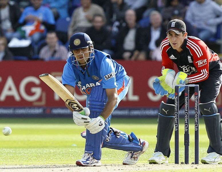 Rahul Dravid Wiki, altura, edad, novia, esposa, hijos, familia, biografía y más Rahul Dravid golpeando un tiro en su último partido de ODI contra Inglaterra el 16 de septiembre de 2011