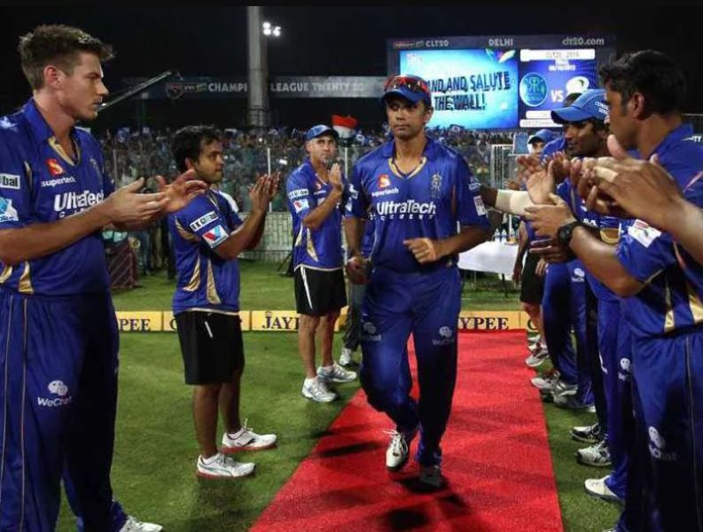 Rahul Dravid Wiki, altura, edad, novia, esposa, hijos, familia, biografía y más Rahul Dravid se despidió en su último partido de T20 durante un partido de la Liga de Campeones en 2013