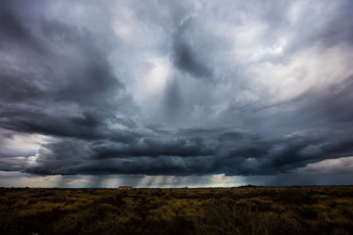 25 palabras inteligentes que deberías usar pero no las usas foto de nubes amontonándose