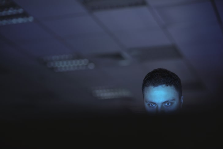 25 palabras inteligentes que deberías usar pero no las usas Foto de un pirata informático